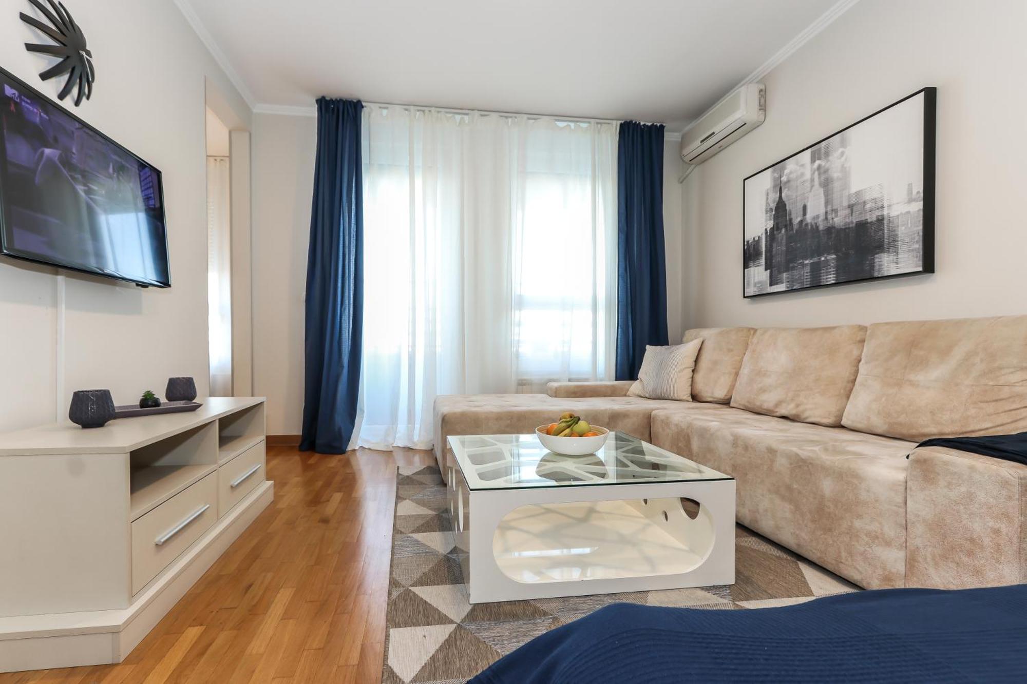 New Belgrade Apartments, Parking 5 Eur Per Day מראה חיצוני תמונה