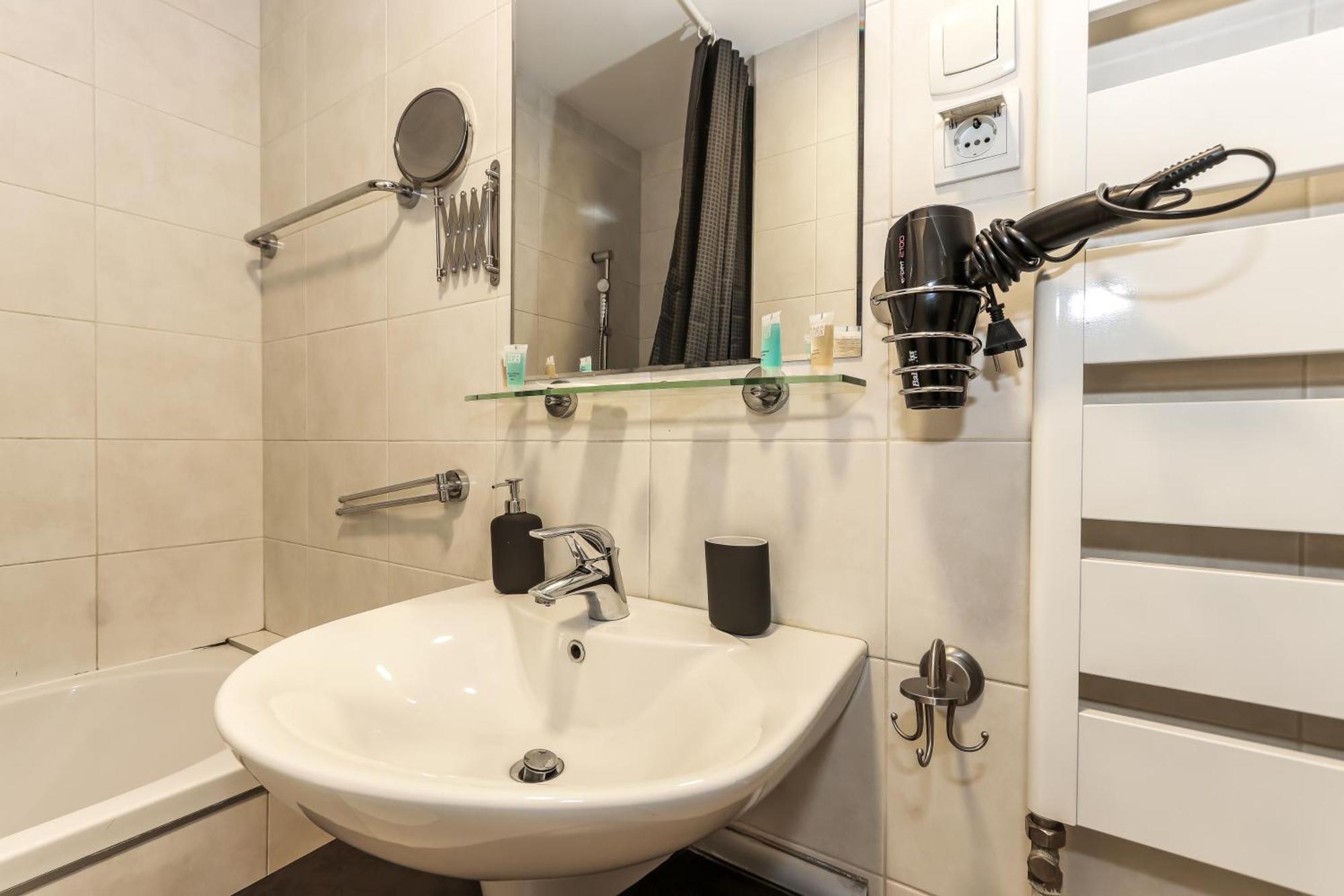 New Belgrade Apartments, Parking 5 Eur Per Day מראה חיצוני תמונה