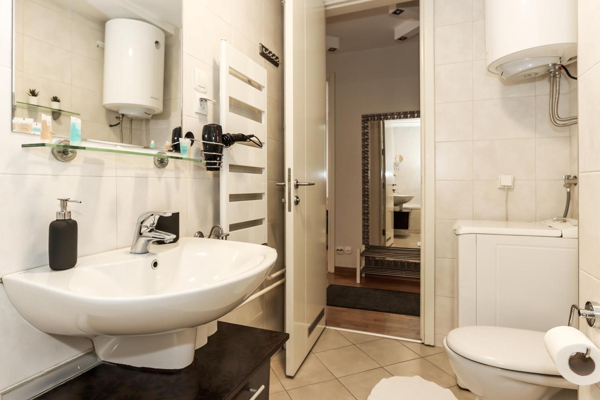 New Belgrade Apartments, Parking 5 Eur Per Day מראה חיצוני תמונה